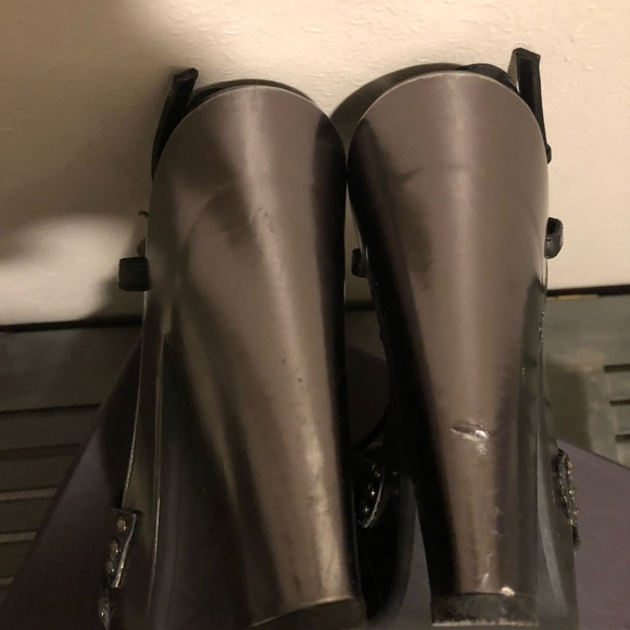 Prada Shoe - Picture 5 of 7